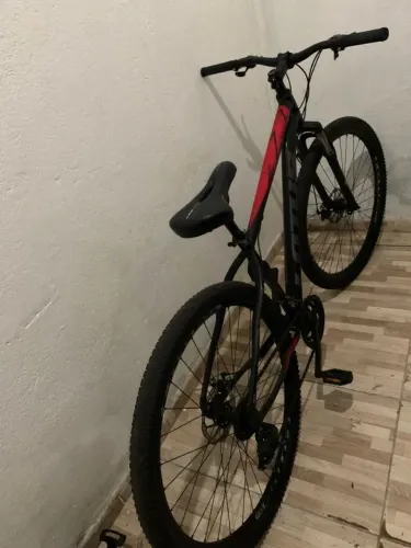 Vendo bicicleta, sim nova ! 3 meses de uso ! 