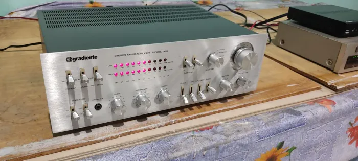 Vendo um Amplificador