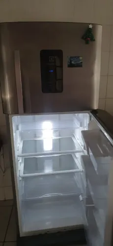 Vendo Geladeira Eletrolux 