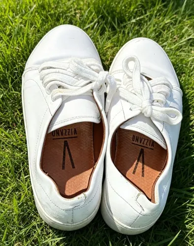 Tênis Branco da Vizzano tamanho 35<br>*Usado em condições de uso<br>*25 reais