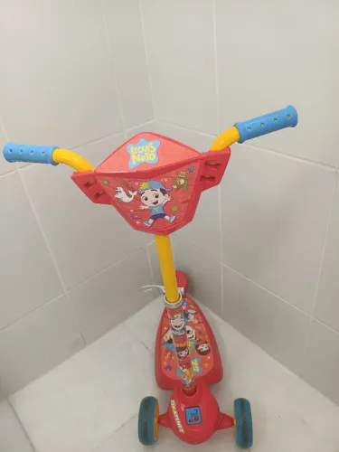 Patinete Infantil Skatenet Luccas Neto Bandeirante - 3 Rodas (Ótimo Estado)