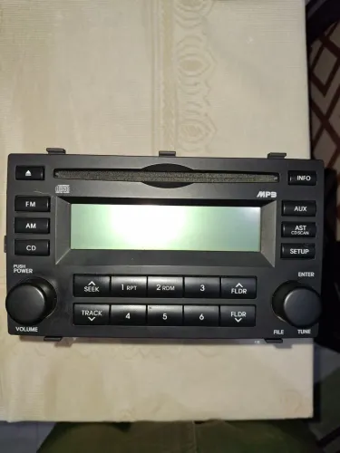 RÁDIO+CD [CONECTOR USB SEPARADO/ NÃO INCLUSO] **USADO**