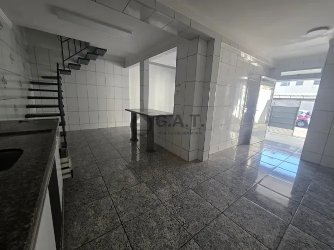 Casa para locação em Sorocaba-SP, Jardim Paulistano: 2 quartos, 2 salas, 2 banheiros, 2 va