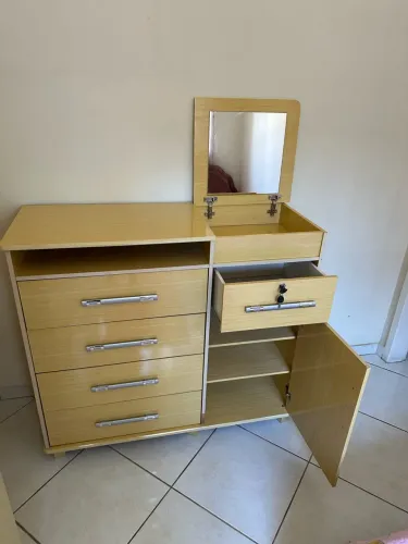 Cômoda usada