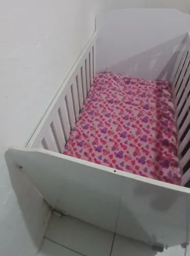 Berço, com colchão