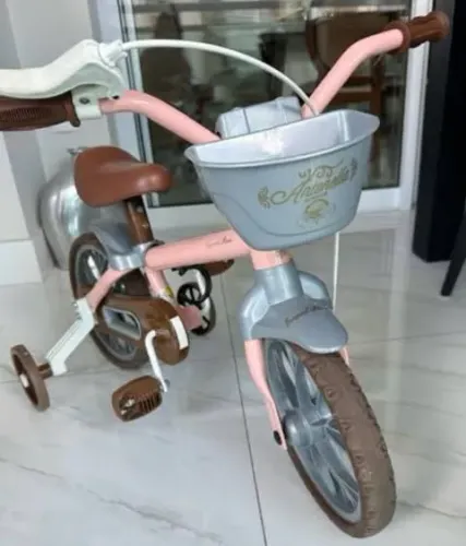 Bicicleta Infantil aro 12 em bom estado ( Retirar Zona Sul ) 100,00