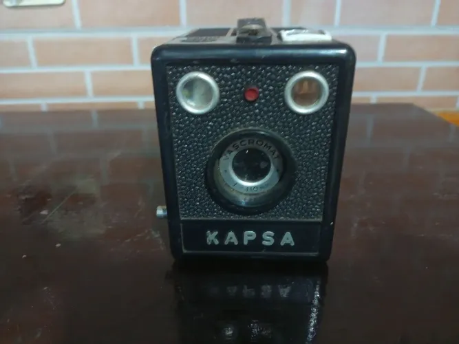Câmera Fotográfica Analógica Antiga anos 1950/1960.