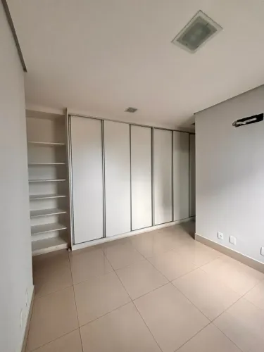 Imóvel para aluguel possui 156 metros quadrados com 3 quartos em Jardim Petrópolis - Cuiab