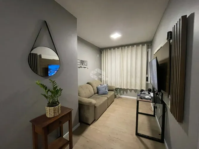 Apartamento de 2 quartos, poucos minutos do centro.