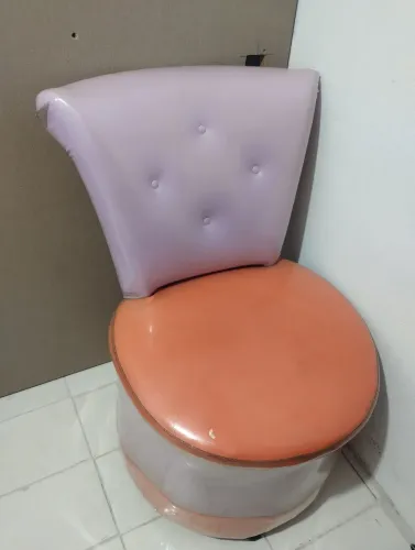 Poltrona Trono encapada retirada no bairro parque dez