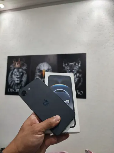 iPhone 16 e 128 GB/ garantia até novembro/26. Saúde 100%