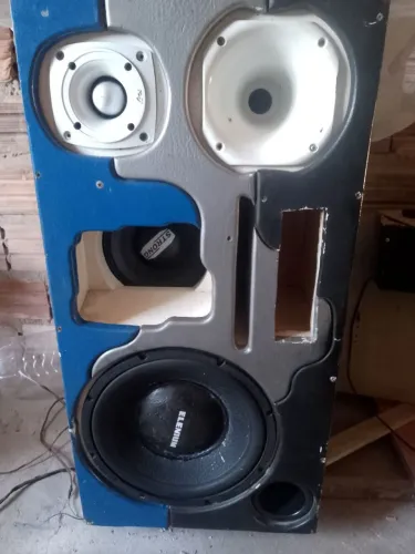 Vendo caixa trio alto falante de 12 de 350rms Selenium, médio de 8 polegadas twitter e mai