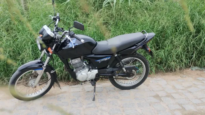 Vende-se Ou troca Em Moto pop 110 Com volta Do Enteressado pode ser Qualquer cor a moto