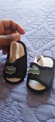 Sapatinhos e meias de bebê menino