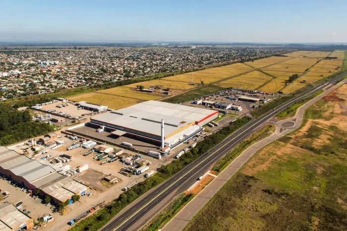 Pavilhão com 4.272m² e 8 Docas Para Alugar em Condomínio Logístico em Canoas /RS