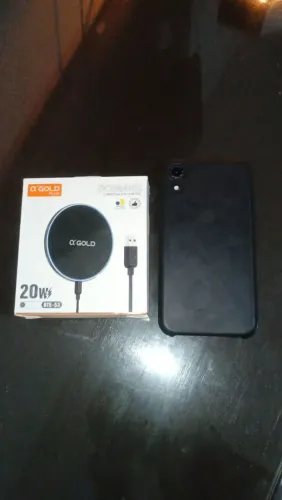IPhone Xr + Carregador de indução