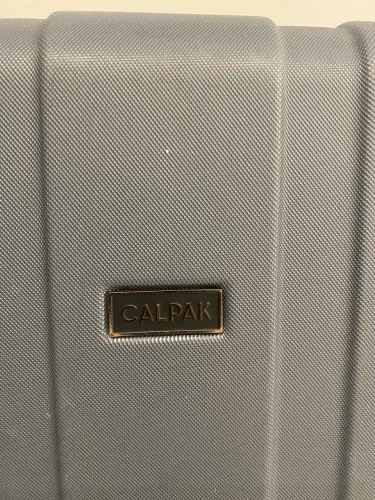 Mala grande CALPAK ( nova custa 1.500,00 )