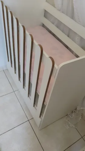 Mini berço MDF com gavetas e colchão