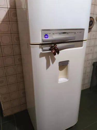 Geladeira Eletrolux 428l