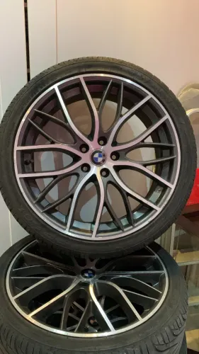 Jogo de rodas Aro 20 5x114 com 4 pneus - BMW Style 669M 