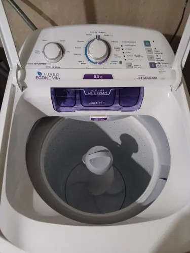 Máquina de lavar roupas 