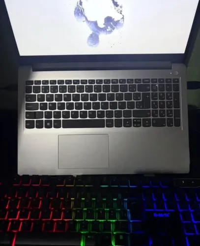 Notebook Lenovo IdeaPad 1i 15IRU7 Seminovo