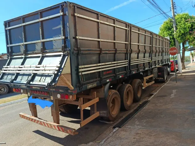 Carreta Ls librelato com pneus