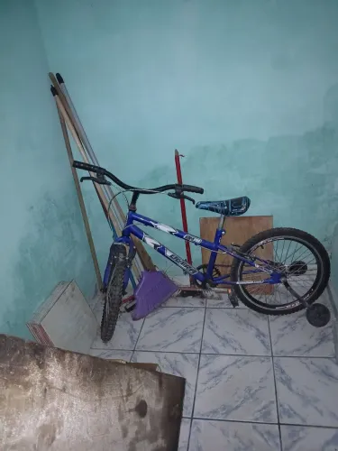 Vendedo bicicleta aro 20 semi nova