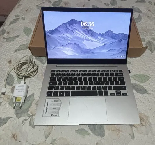 Notebook Samsung novo ,poucas vezes usado ,completo ,caixa carregador