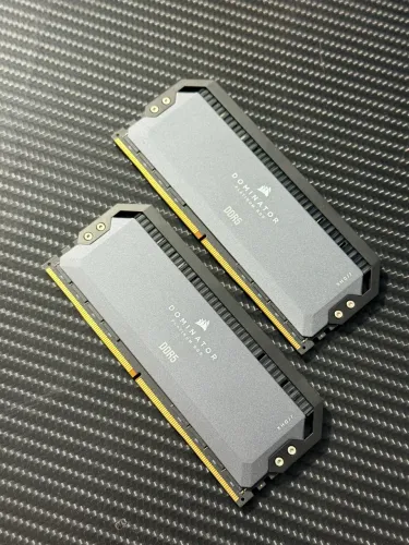 Memoria Corsair Dominator Platinum RGB 64GB DDR5 6000MHz CL30 CMT64GX5M2B6000Z30