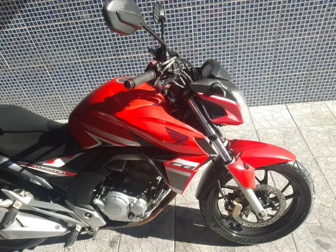 Honda CB Twister freio ABS ano 2018