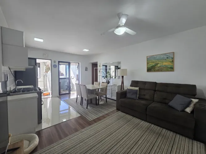 APARTAMENTO 02 QUARTOS - ANDAR ALTO E MUITO SOL NO CENTRO