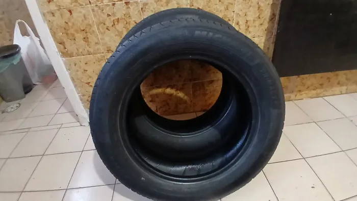 Pneus MICHELIN 185/60 ARO 15