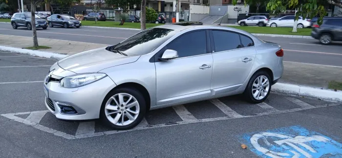 Renault Fluence Sedan Privilège 2.0 16V Flex AUT 2016