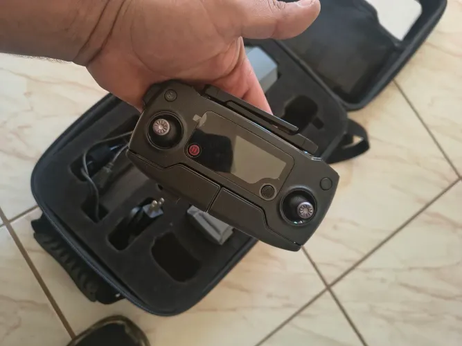 DJI Mavic Pro Impecável - Apenas 8 Ciclos de Bateria (Estado de Novo)