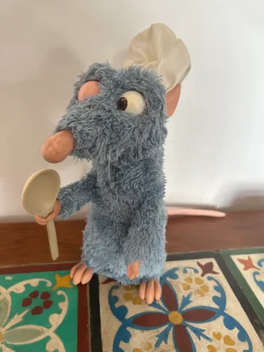 Boneco Ratatouille Animatronic Antigo