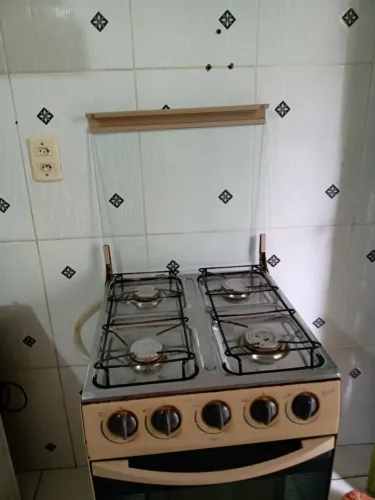 Vende- se fogão usado