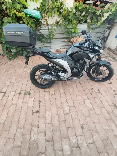 Vendo FZ25 zerada no ponto de transferir com vários opcionais