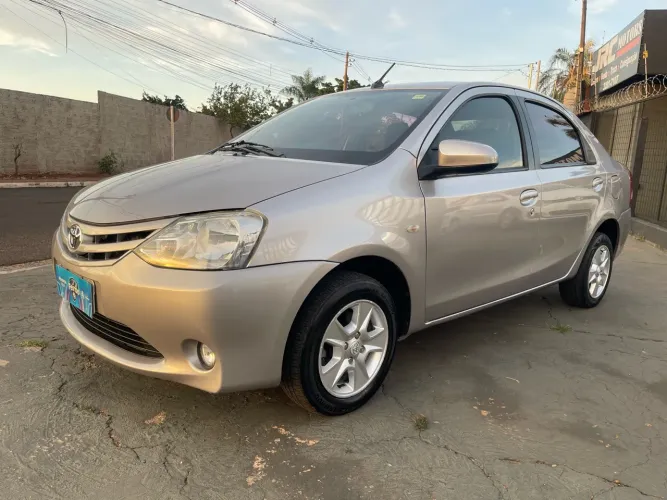 Toyota Etios XS Sedan 1.5 Flex 16V 4P Mec. 2017