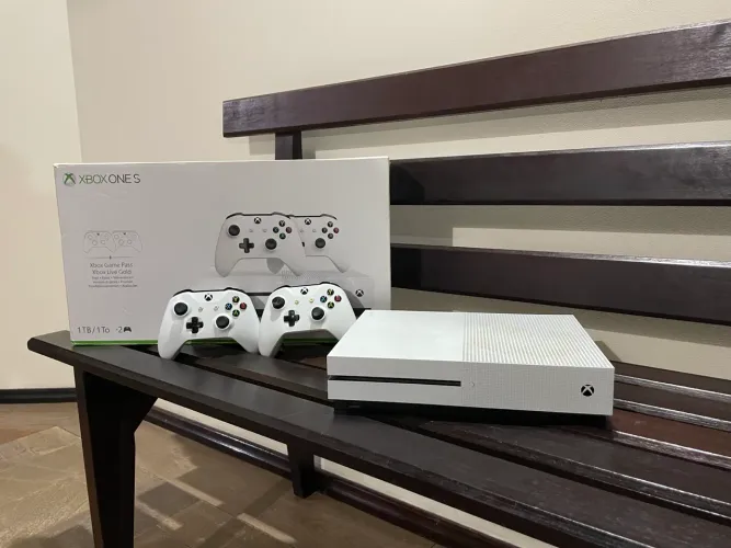Xbox One S Usado, Acompanha jogos.