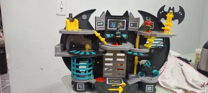 Batcaverna e Duas caras Imaginext
