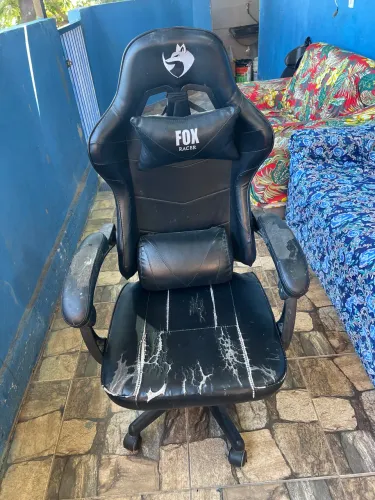 Cadeira gamer, com capa(olha as fotos)