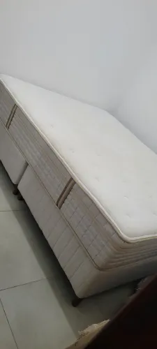 VENDE CAMA BOX QUEEN SEMINOVA