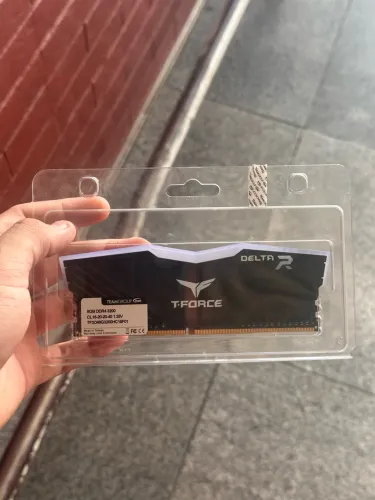 MEMÓRIA RAM DDR4 8GB 3200MHZ RGB