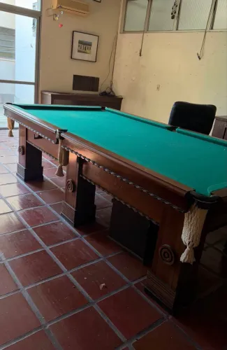 Mesa de Bilhar Profissional em Madeira Maciça