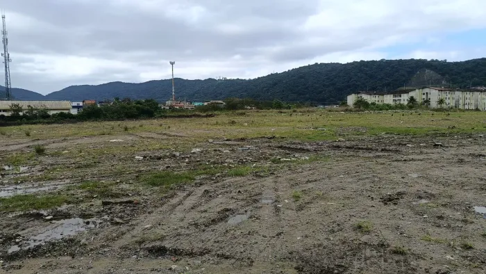 LOCAÇÃO ANUAL ÁREAS GALPÃO NO GUARUJÁ