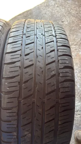 Pneu 265/65/18 Toyo 90 % vida útil