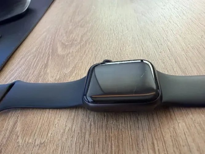 Apple Watch Series 6 40mm GPS, original Apple, na cor Space Gray.