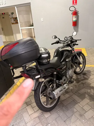 Moto boa para trabalhar.