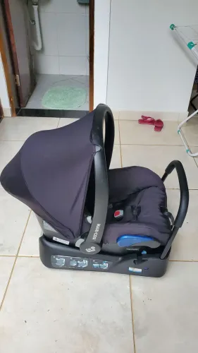 Bebê conforto citi com base, maxi cosi, preto,1ano de uso, excelente estado de conservação